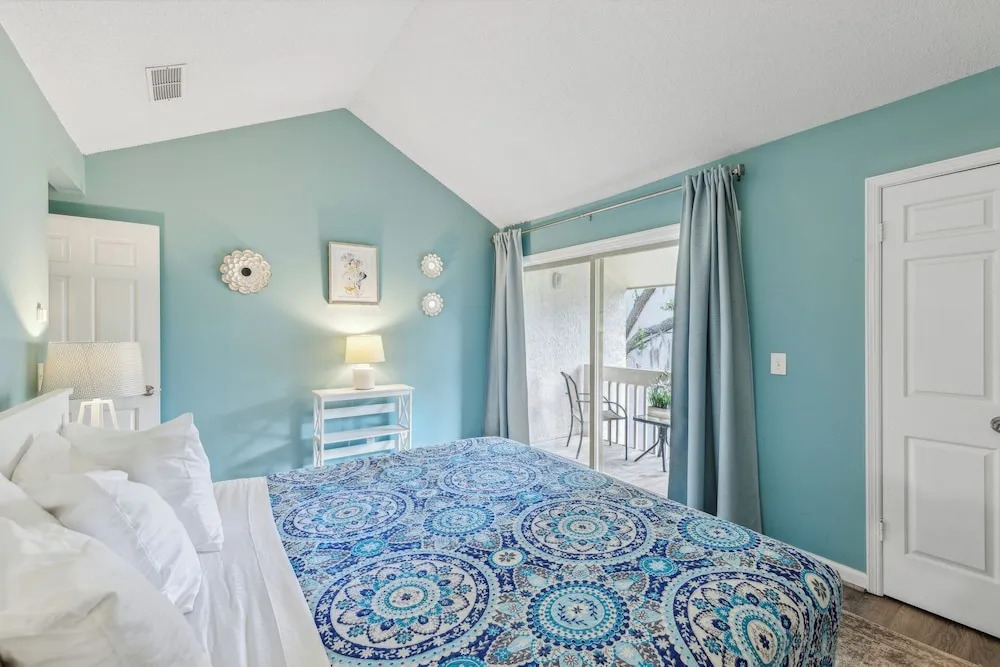 Vitamin Sea Retreat A Dream! Highly Walkable!