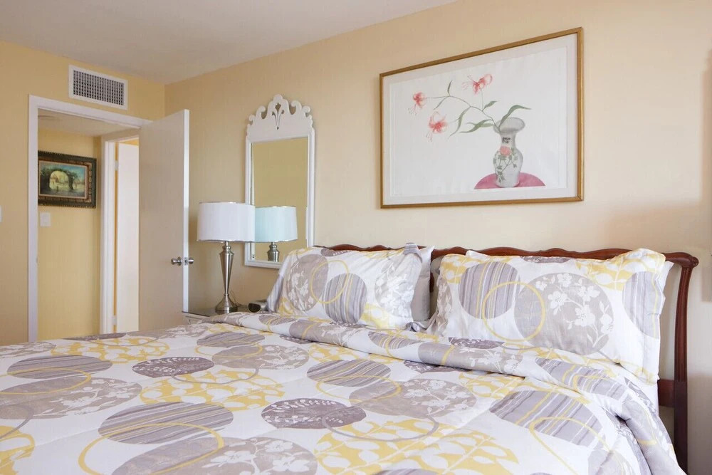 Alexander 1219 - 1 Br Apts