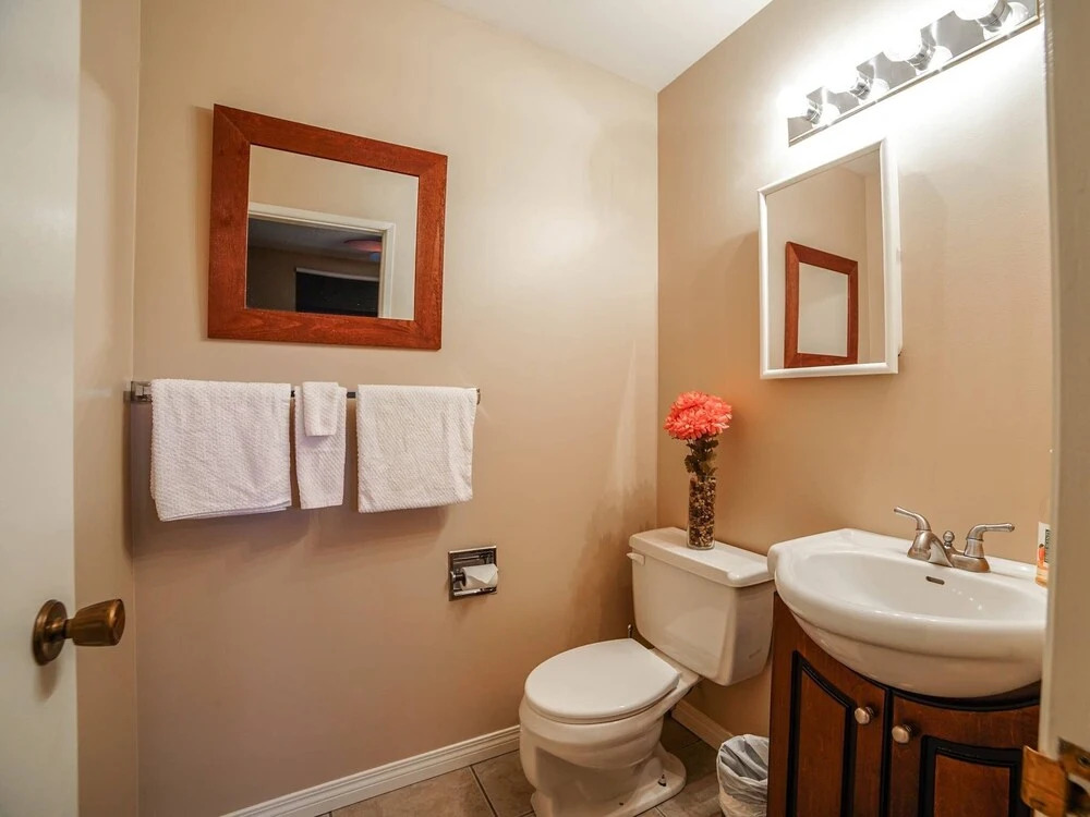 Trendy Dt Condo - 17th Ave+parking, Pets