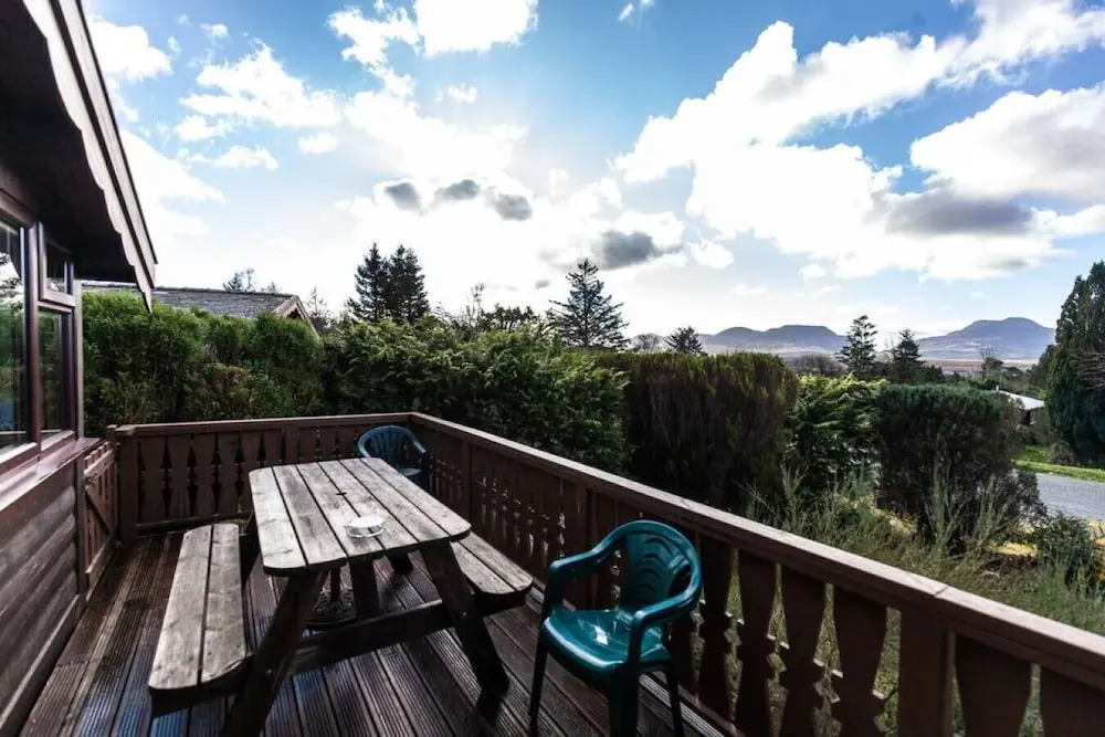Spacious 3 Bed Log Cabin in Snowdonia Mountains