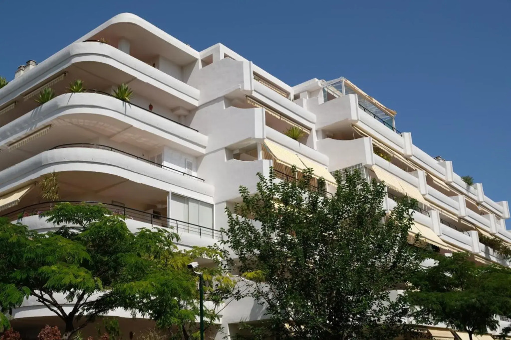 luxury modern apartment with terrace, pool and garage!