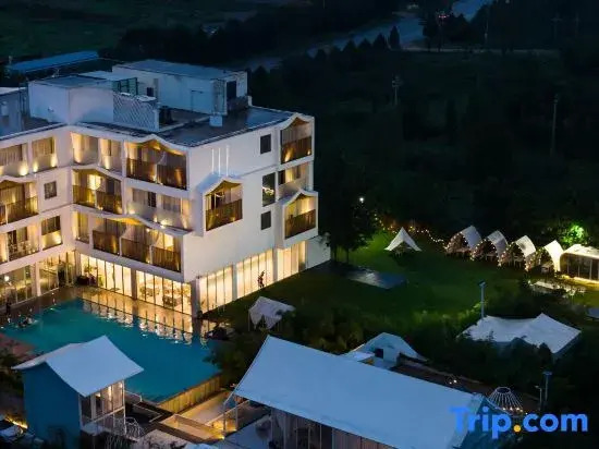 Yuntaishan Sky Courtyard Design Guesthouse