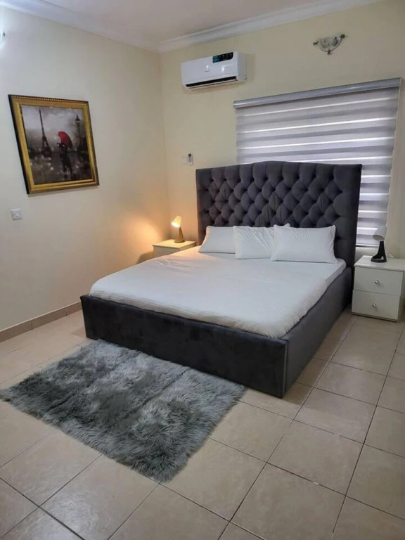 Stylish 2-bed Apartment in Lekki