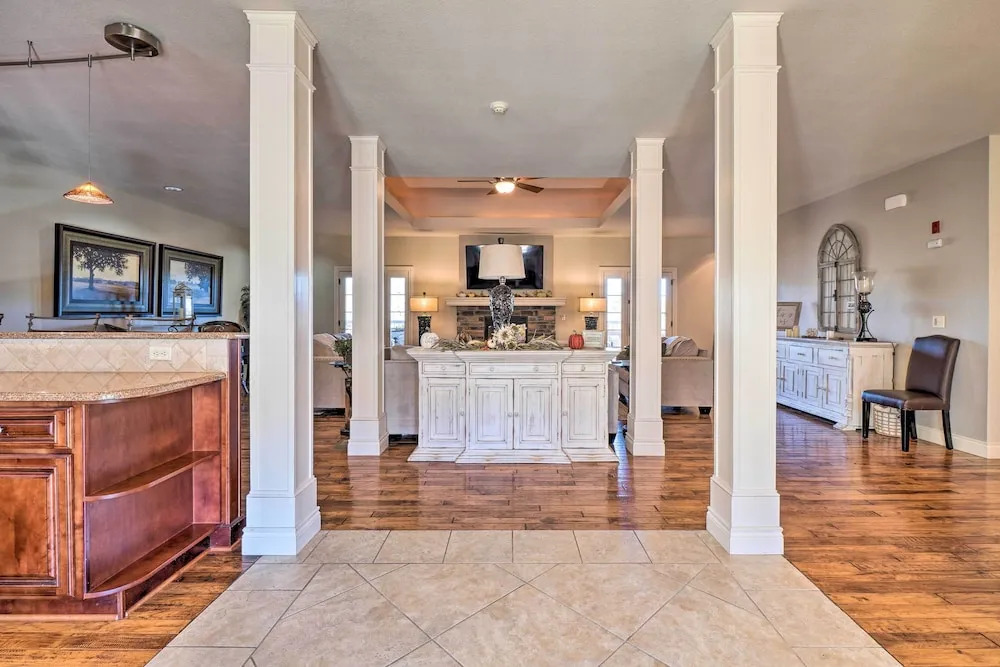 Group Winter Retreat! Stunning Villa Near SDC