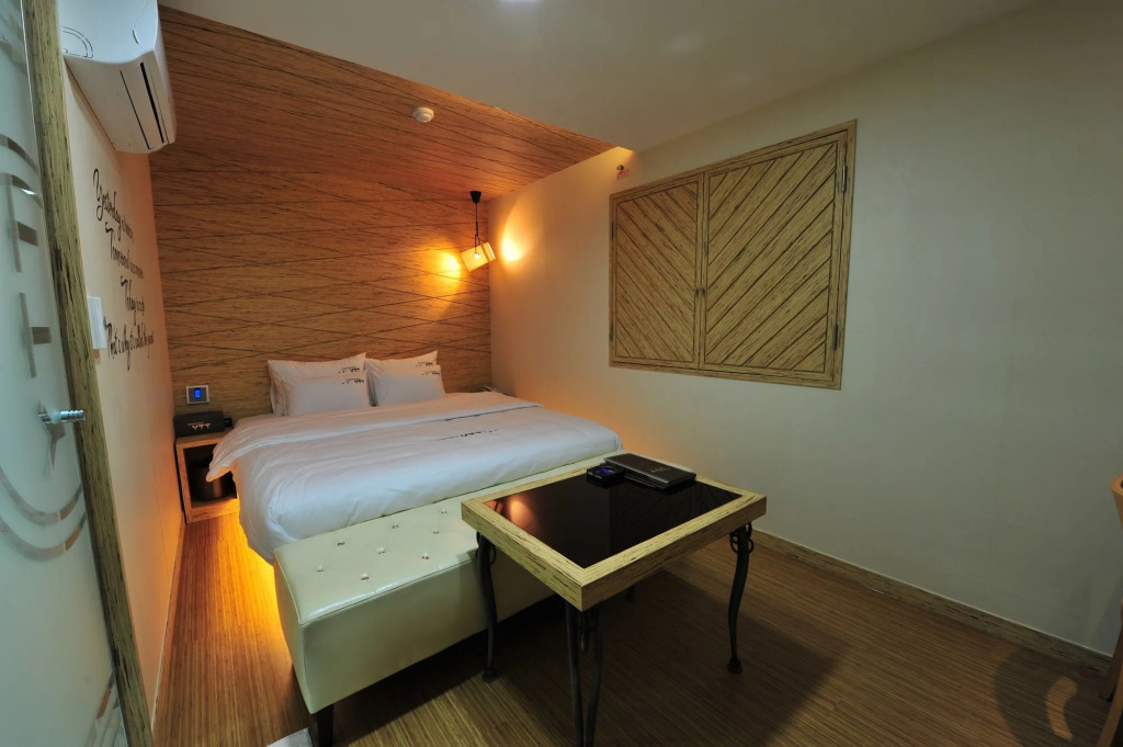 Ytt Hotel