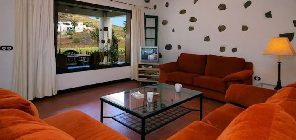 Villa - 2 Bedrooms with Pool and WiFi - 106086
