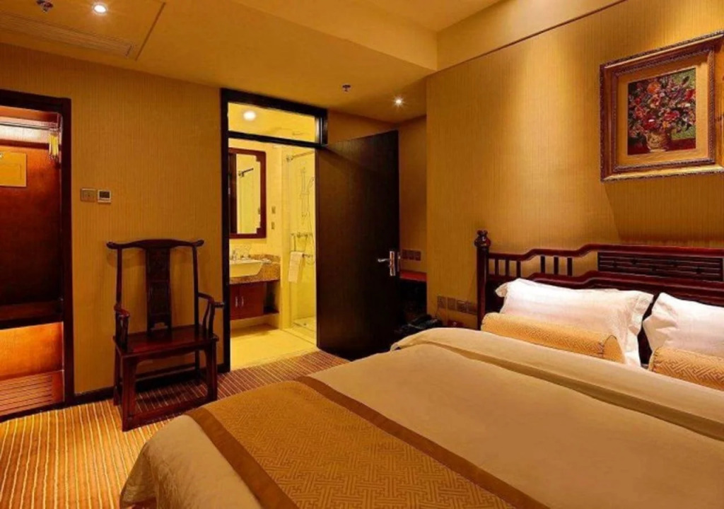 Huiteng Business Hotel