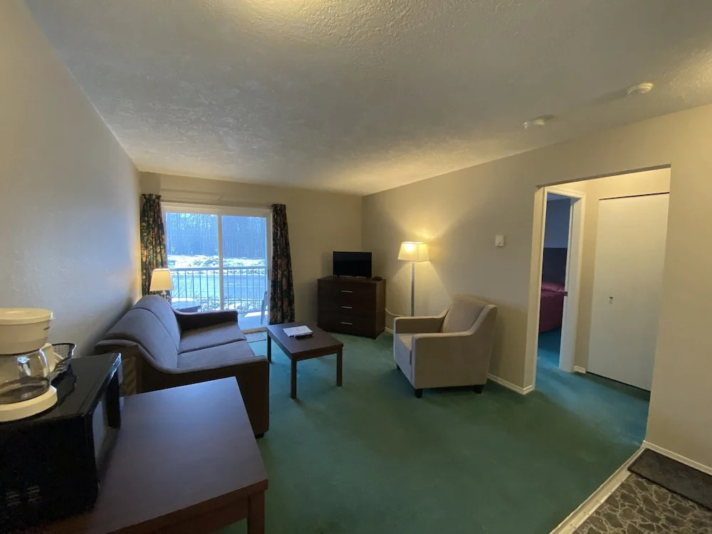 Lake Cowichan Lodge