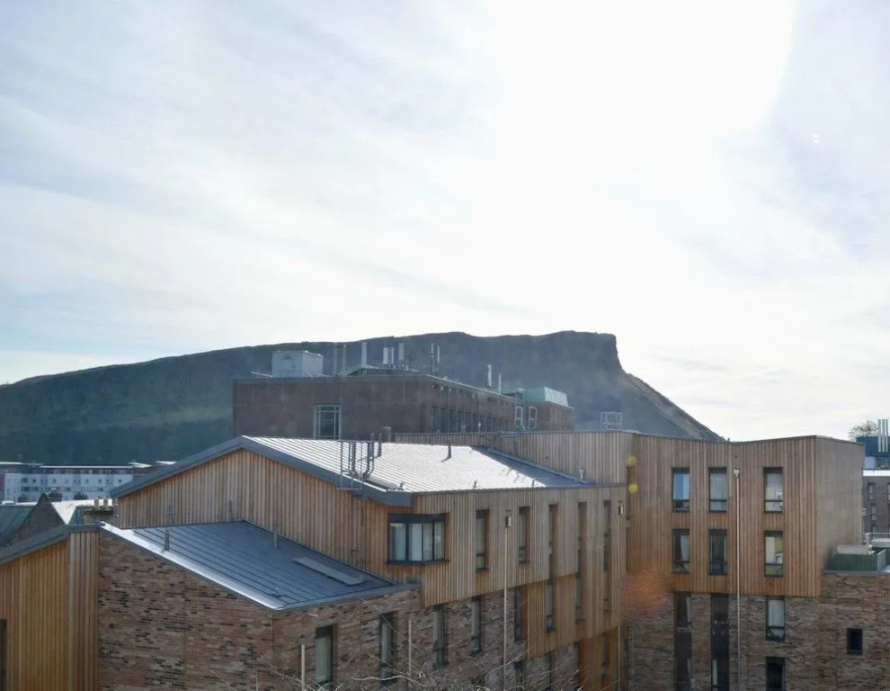 Crags View Apartment