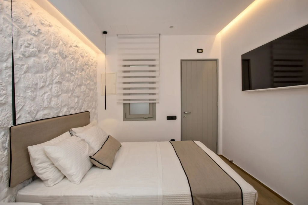 Levantes Luxury Suites I & II