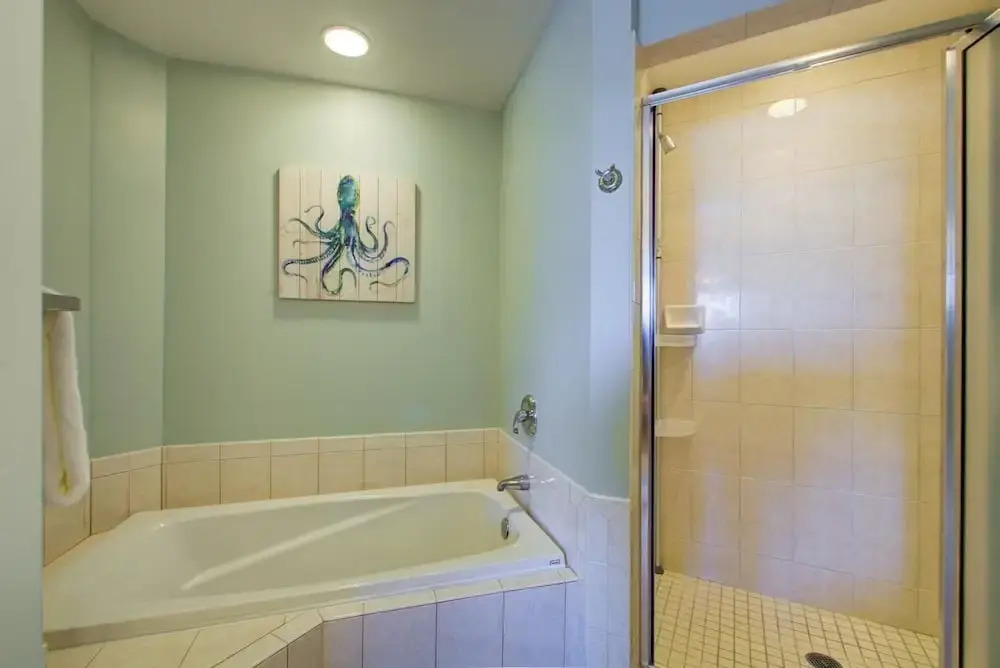 Gulfside 204 - 3 Br condo by RedAwning