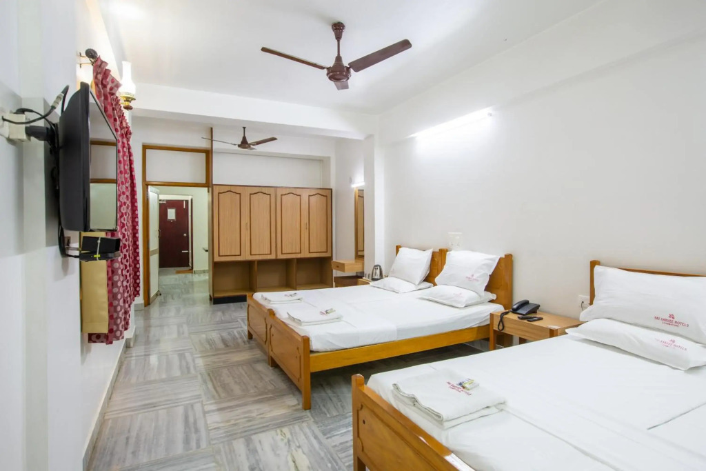 Sri Aarvee Hotels