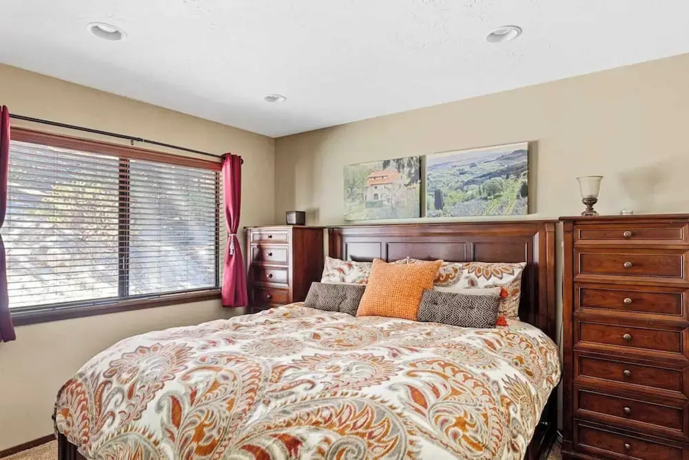 Beautifully Remodeled Kitchen Peaceful Mountain Views Sutter by Avantstay