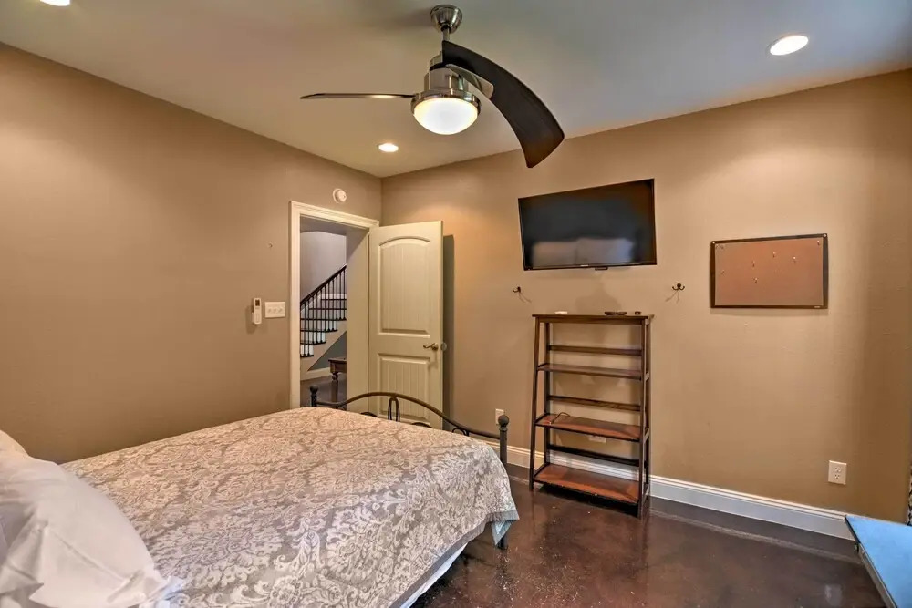 Waveland Family House, 4-minute Drive to the Beach