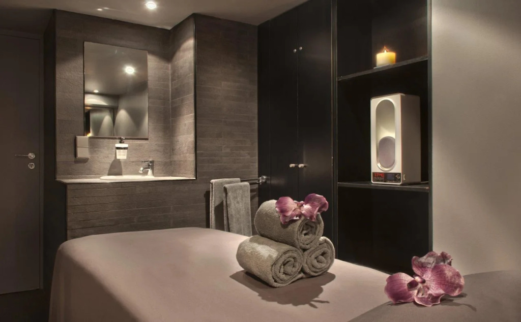 CMG Tour Eiffel 75