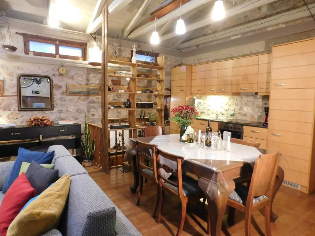 Agoriani Art Suite - 4 seasons natural living