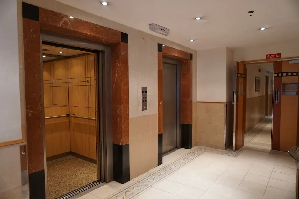 E5 Apartments