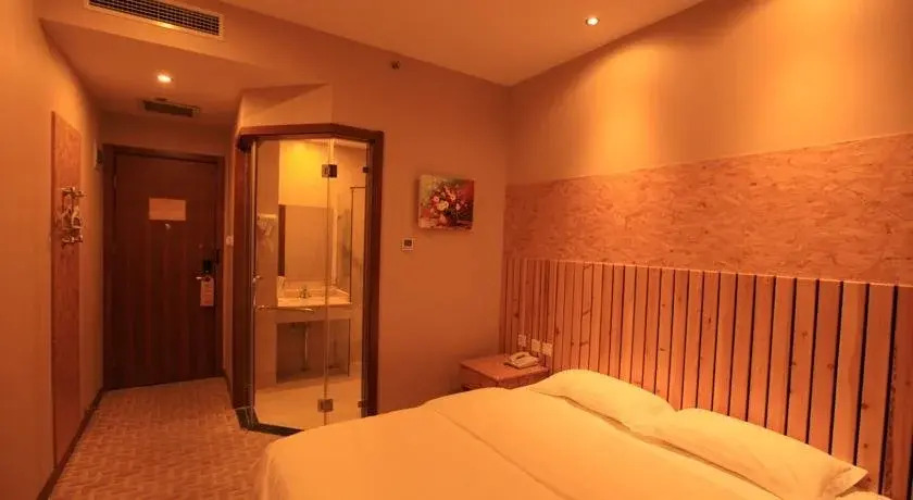 Yihao Business Hotel