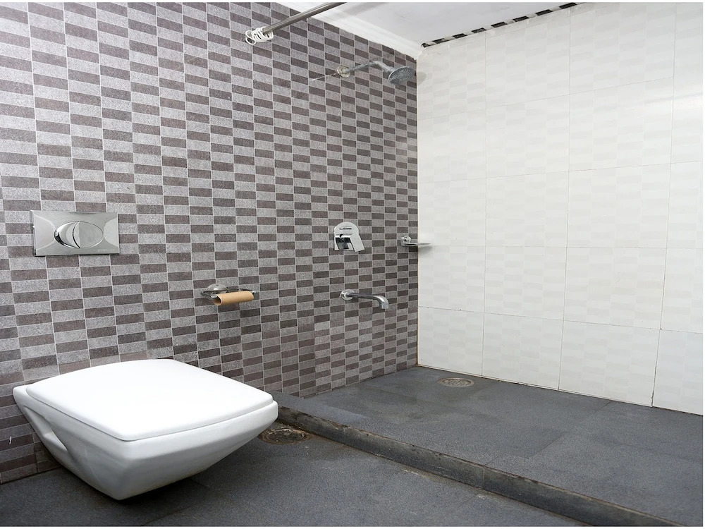 OYO 8637 Shivam Hotel