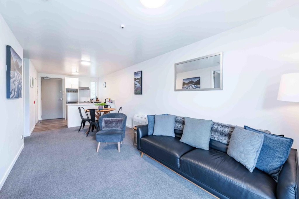 Central Apartment 111