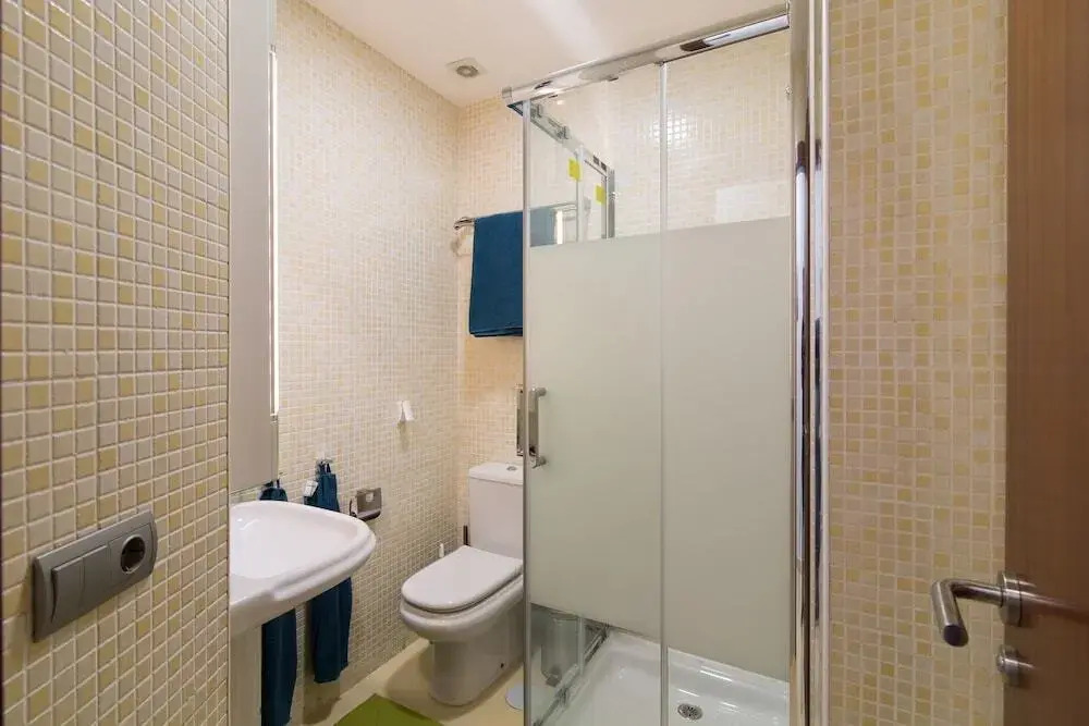 Calle Sagasta, 94 Apartment