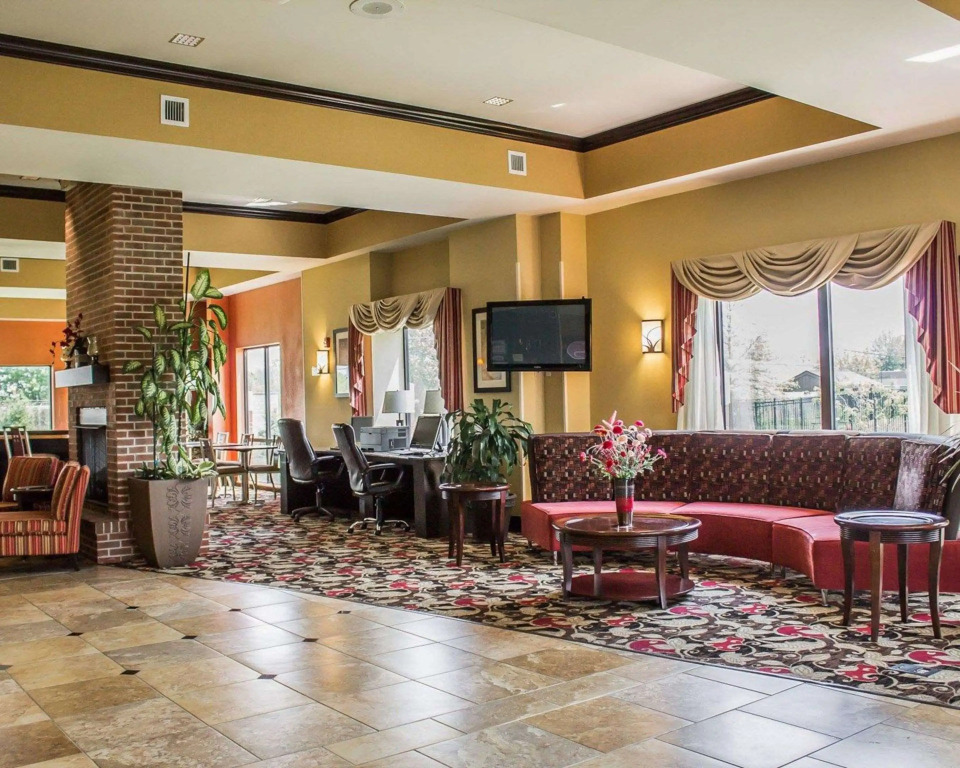 Comfort Suites Columbus East Broad