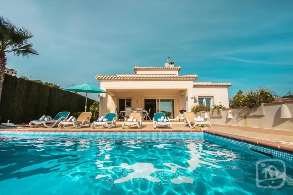 Villa Baladrar Way by Abahana Villas