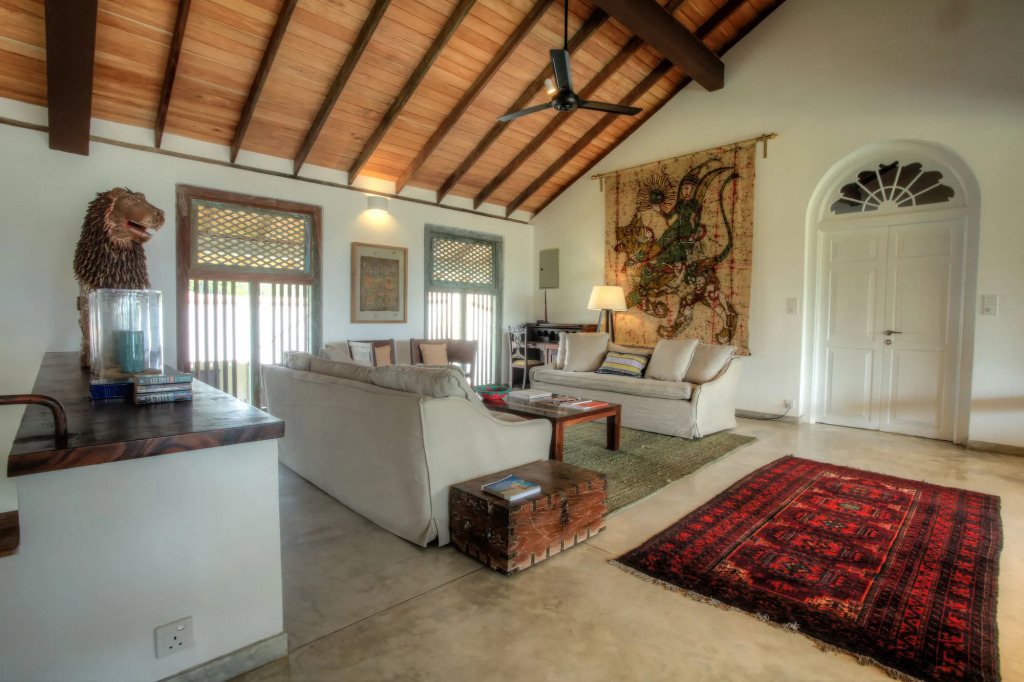 Villa Saffron Hikkaduwa