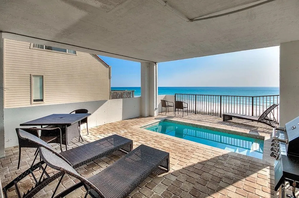 Luna Plata 7 Bedrooms 7.5 Bathrooms Home