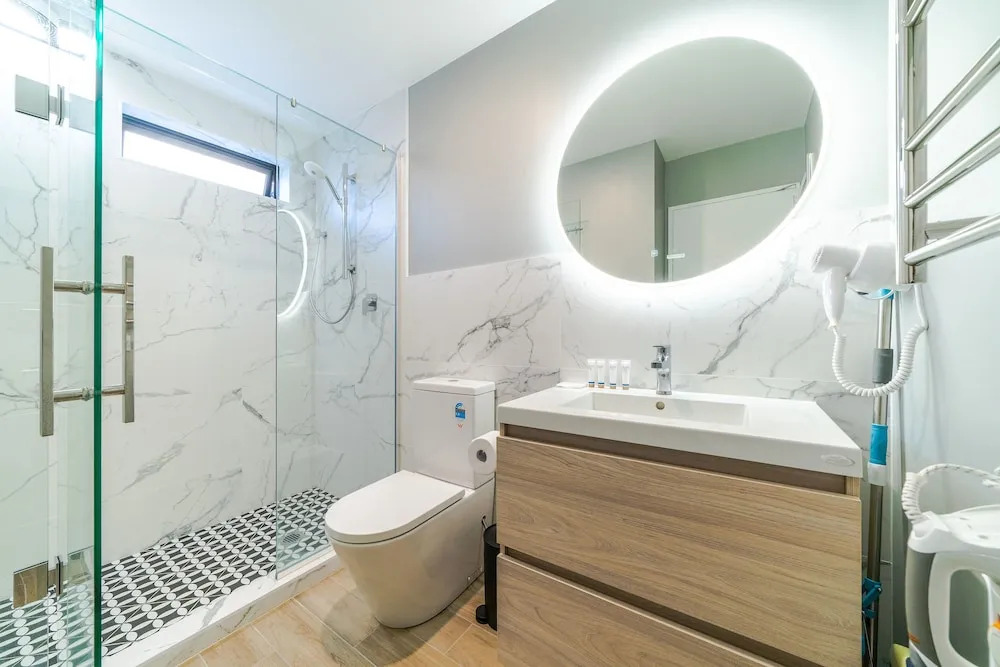 Browns Bay Brand New Super Modern 2