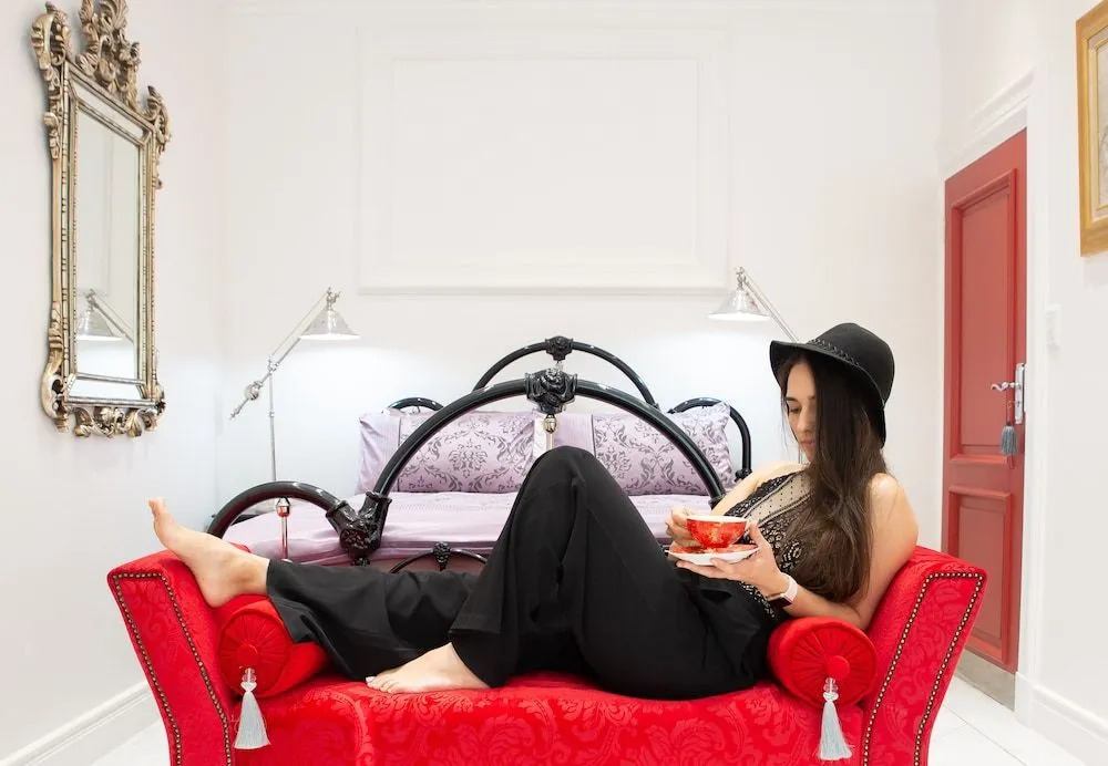 AI Adrian DCap Boutique Manor