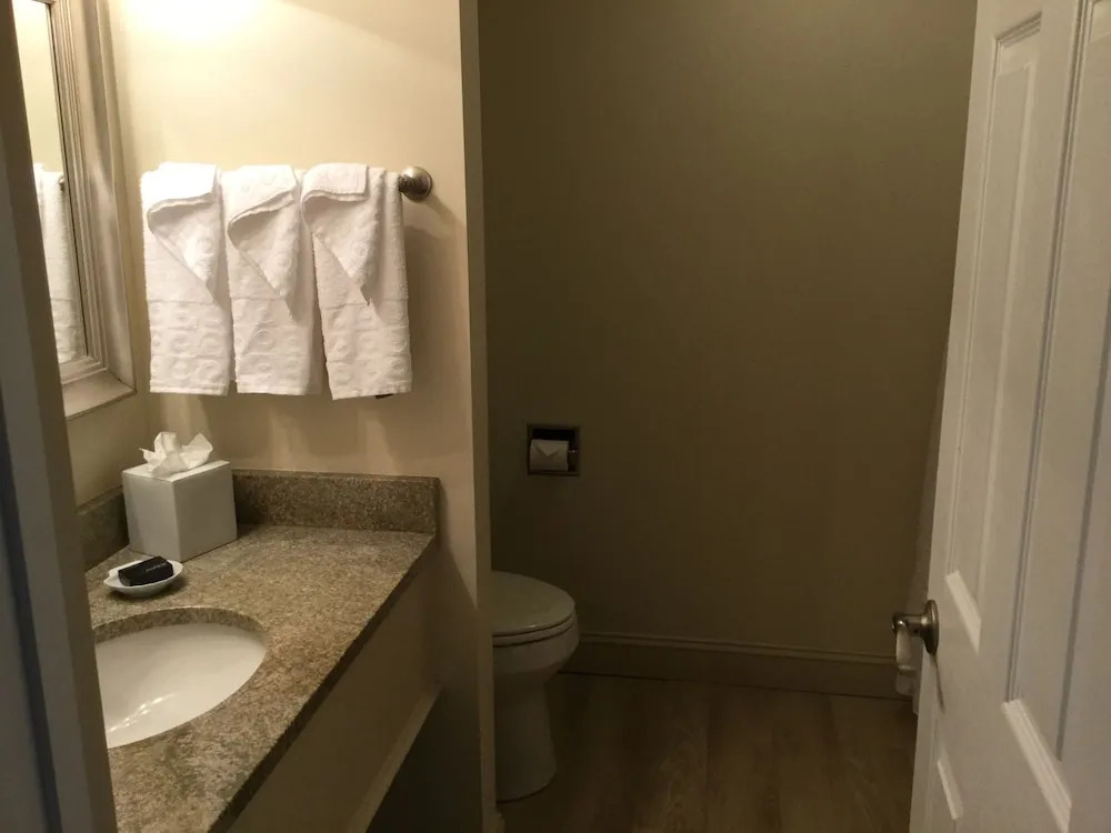Avenue Inn & Spa