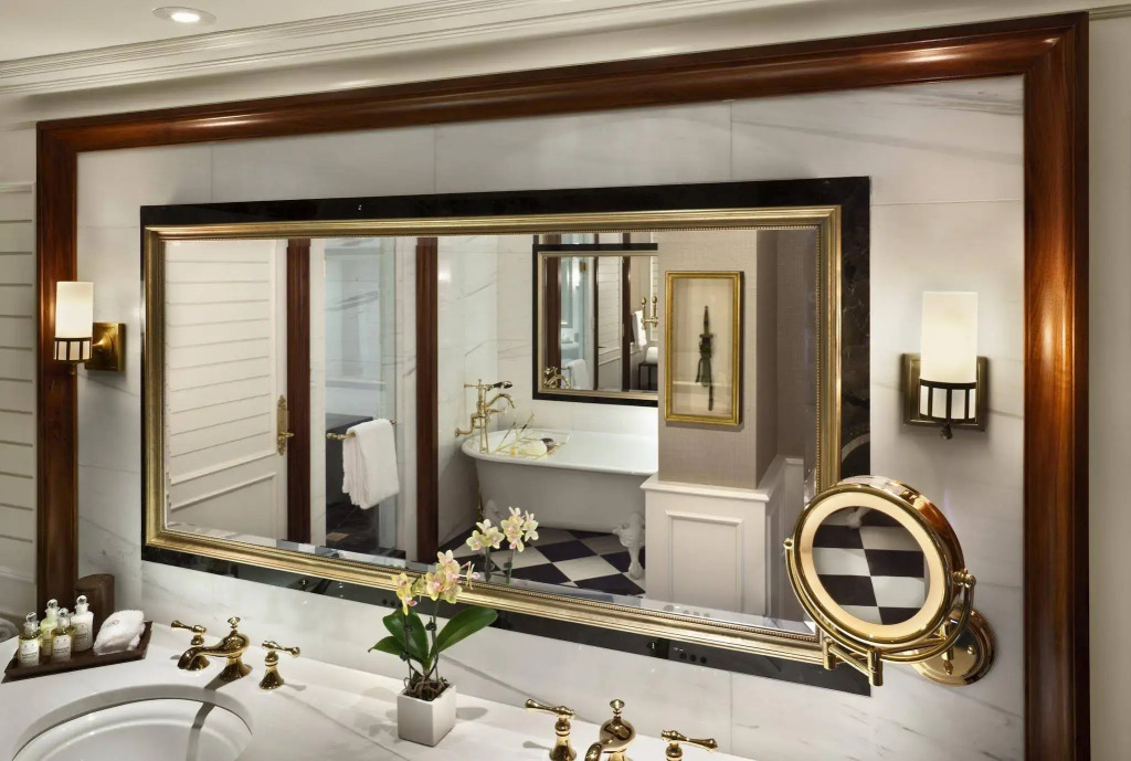 Hotel Plaza Athenee