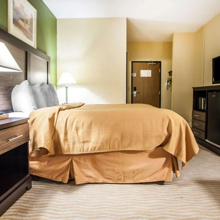 Quality Inn & Suites Champaign North - Urbana