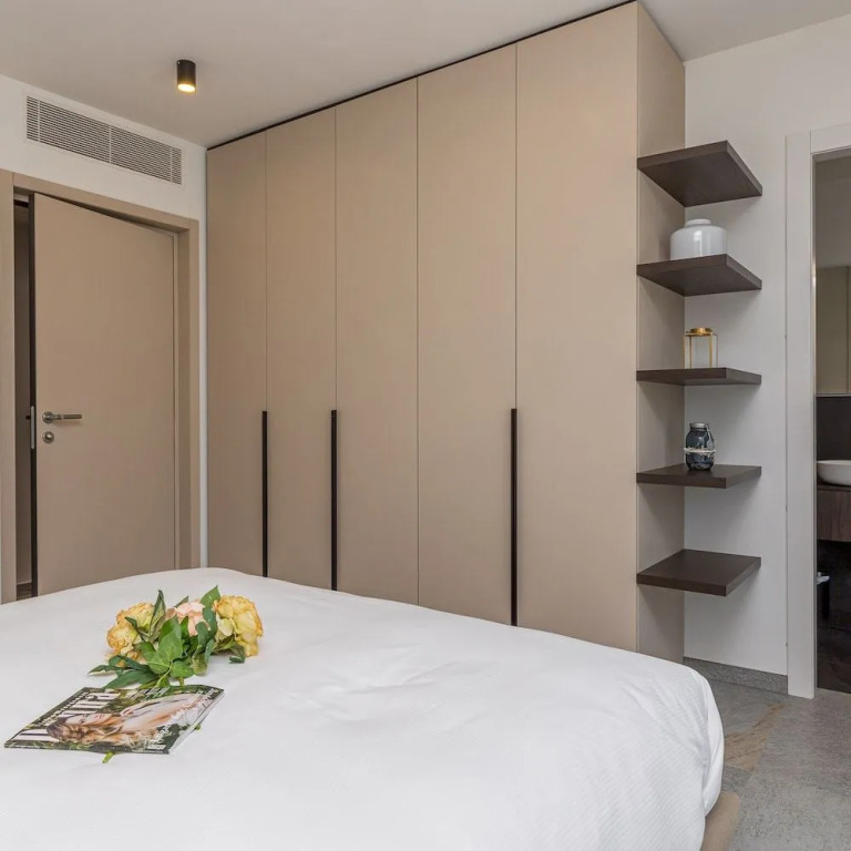 ICON H 402 Suite Business