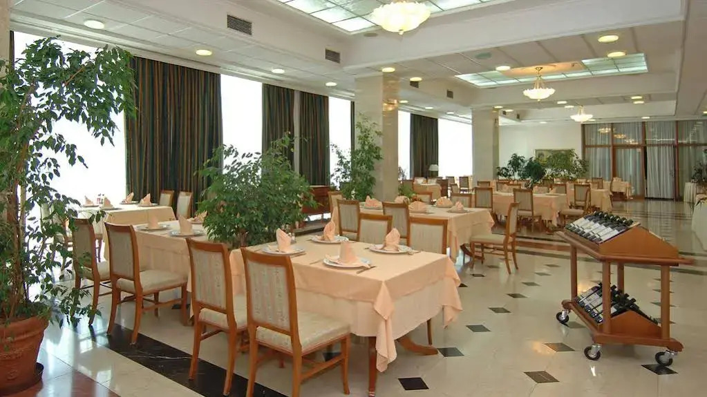 Отель Aleksandar Palace