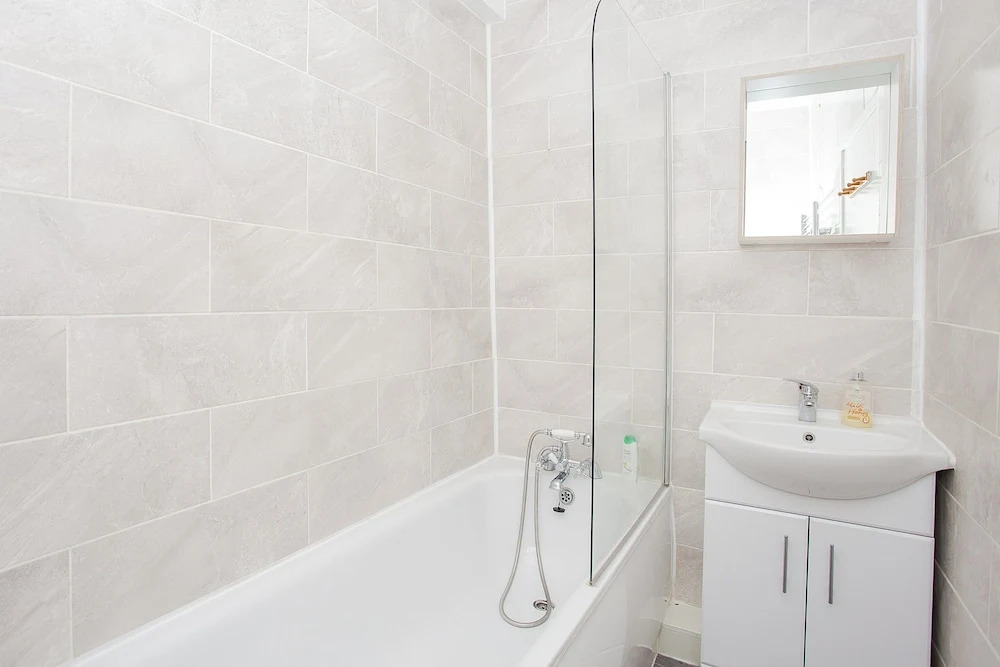 Spacious Shepherds Bush Apartment With Garden