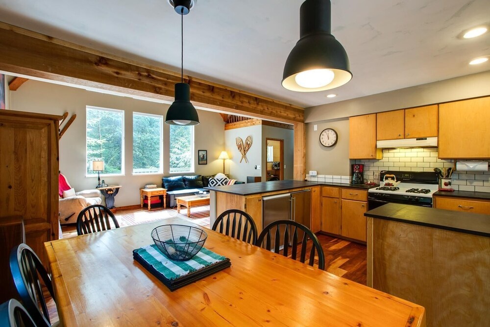 78sl - Hot Tub - Wifi - Bbq - Pets Ok - Sleeps 8 3 Bedroom Home