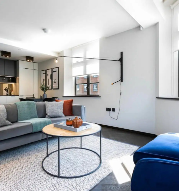 Stunning 2 Bed Flat Behind Oxford Street, London