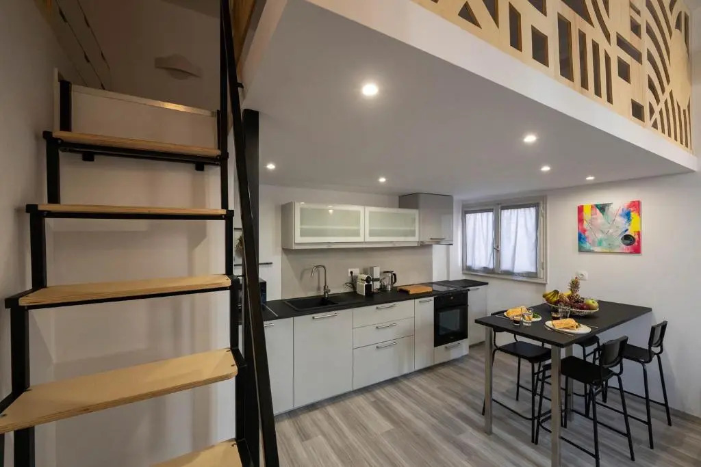 Central Suites Aegina 1