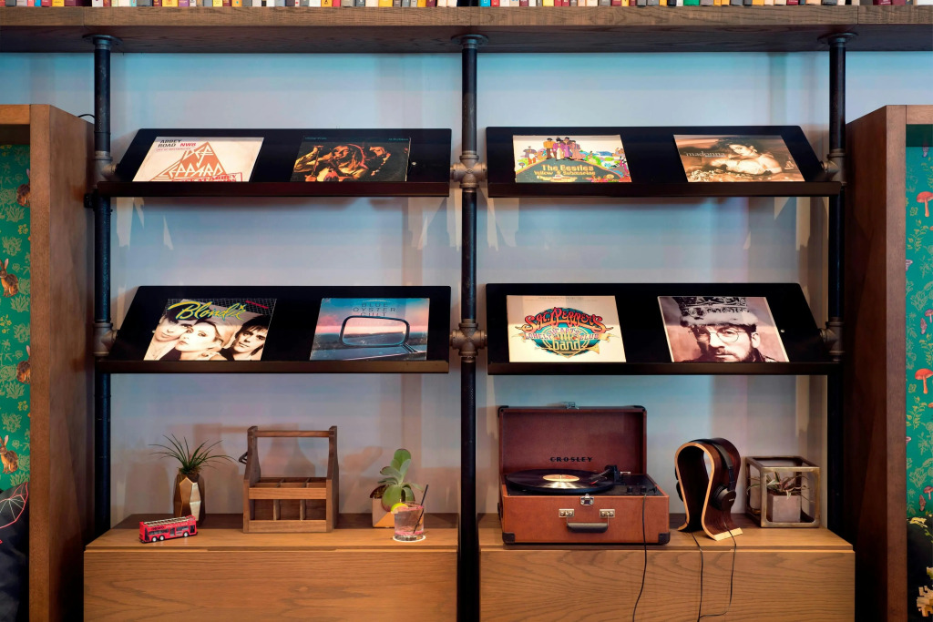 Moxy Chicago Downtown