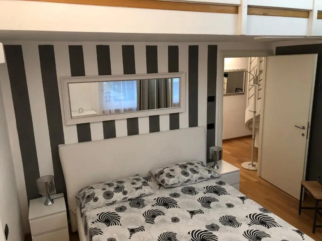 White Residence Apartment