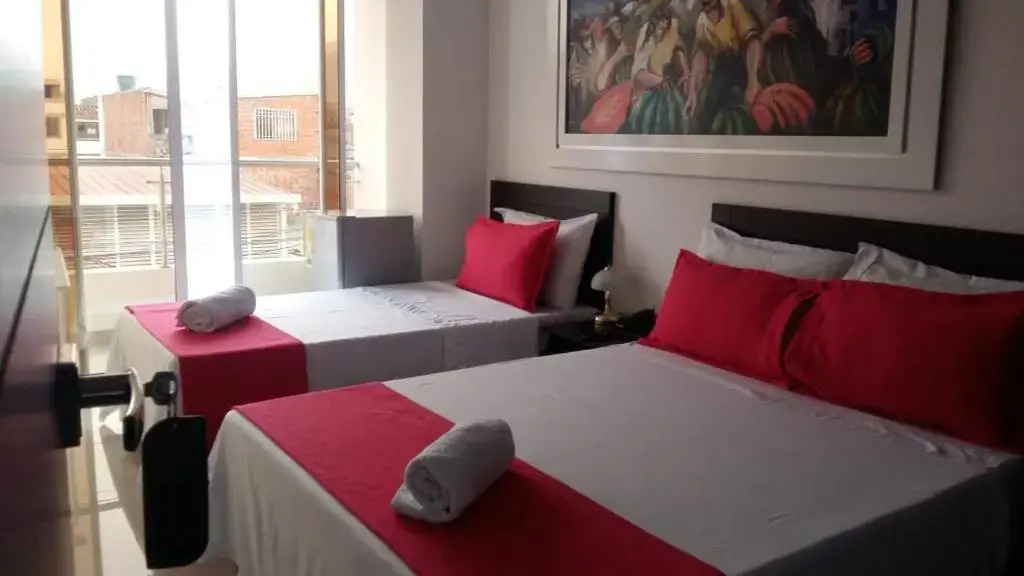 Hotel Girón Plaza
