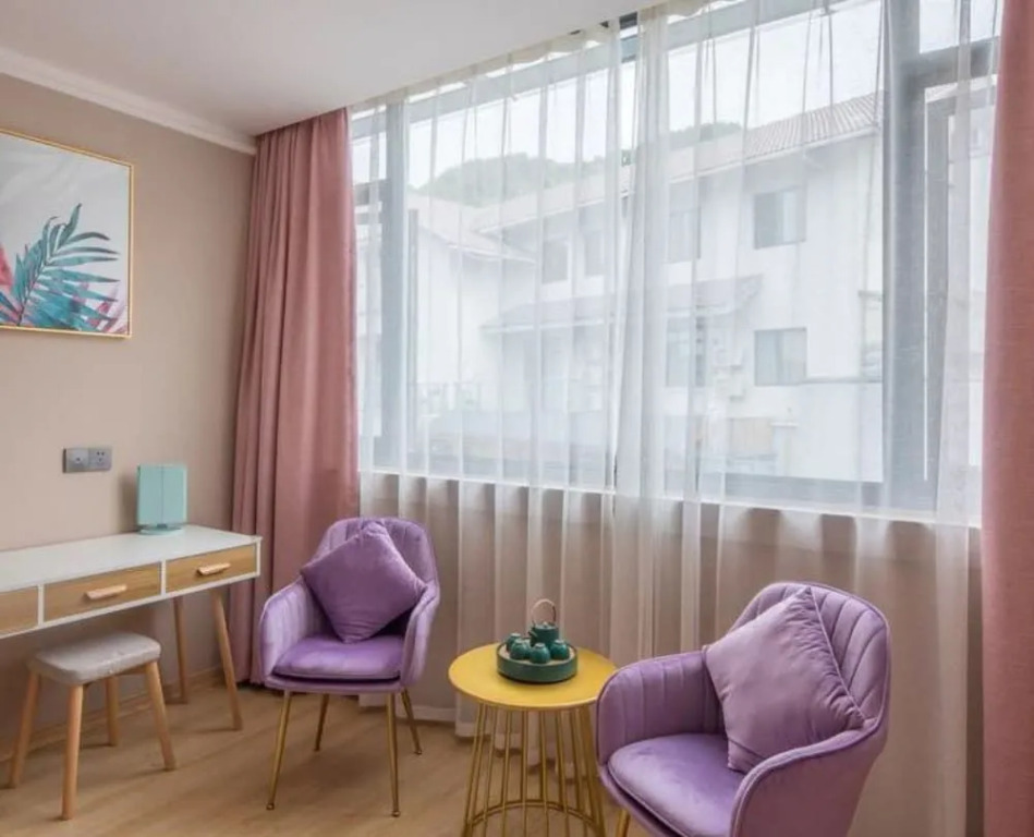 Floral Hotel Falan Small Town