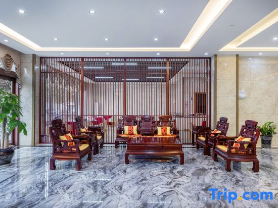 Heyue Hotel (Linyi Yunxian High speed Railway Station Store)