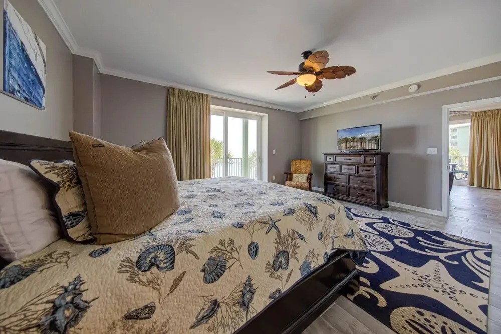 Bayfront Spacious Condo for Boat Lovers and Steps to White Sands of Fort Morgan