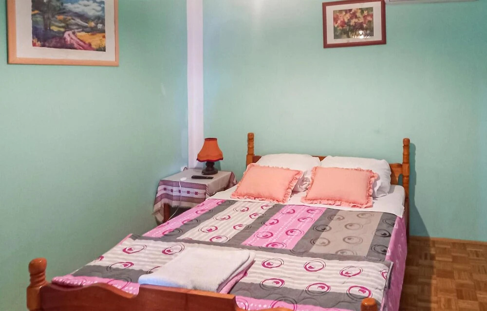 Nice Apartment in Zdrelac With Wifi and 2 Bedrooms