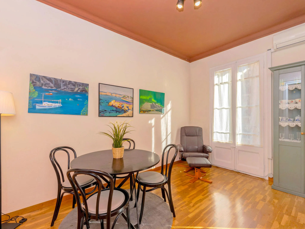Apartment Eixample Esquerre Arago Rocafort by Interhome
