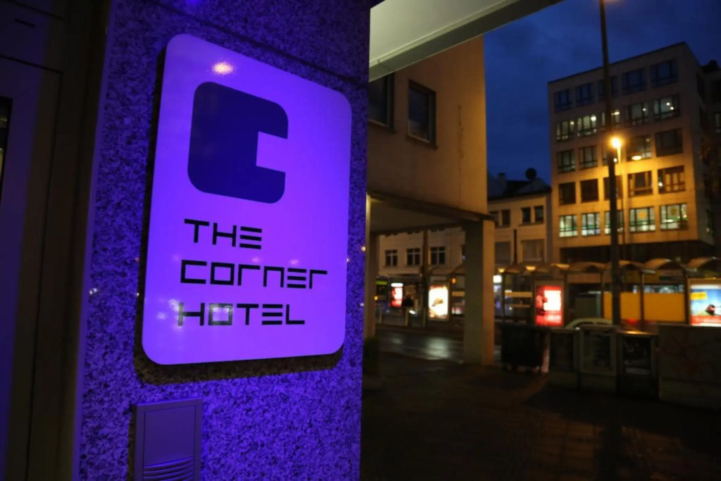 Homaris The Corner - Self-Check In