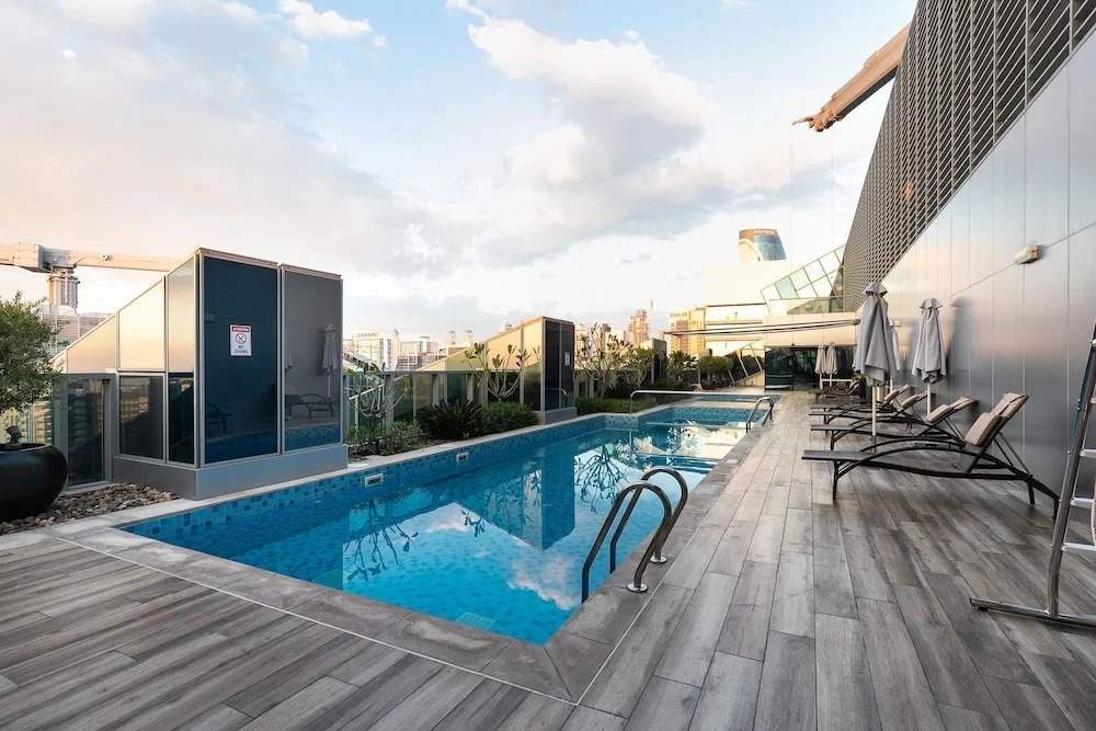 Modern Apt w Canal View Close to DT